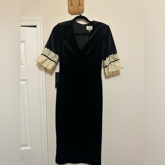 Tuckernuck Velvet Black Dress with Lace Trim in Size XS NWT - Picture 1 of 6